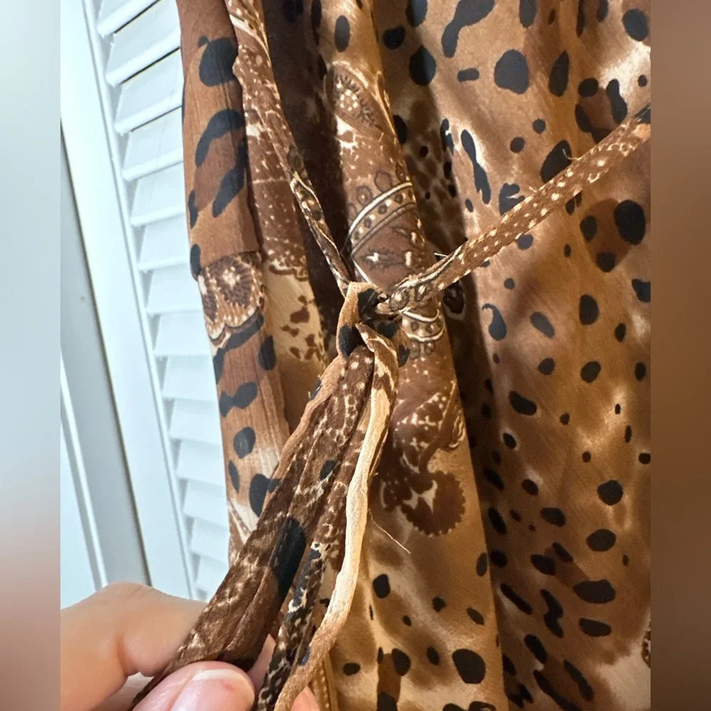 Elegant Brown Leopard Print Camisole - Picture 7 of 9